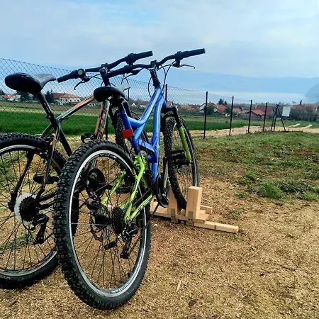 Od Svitanja Do Sumraka 골루바츠